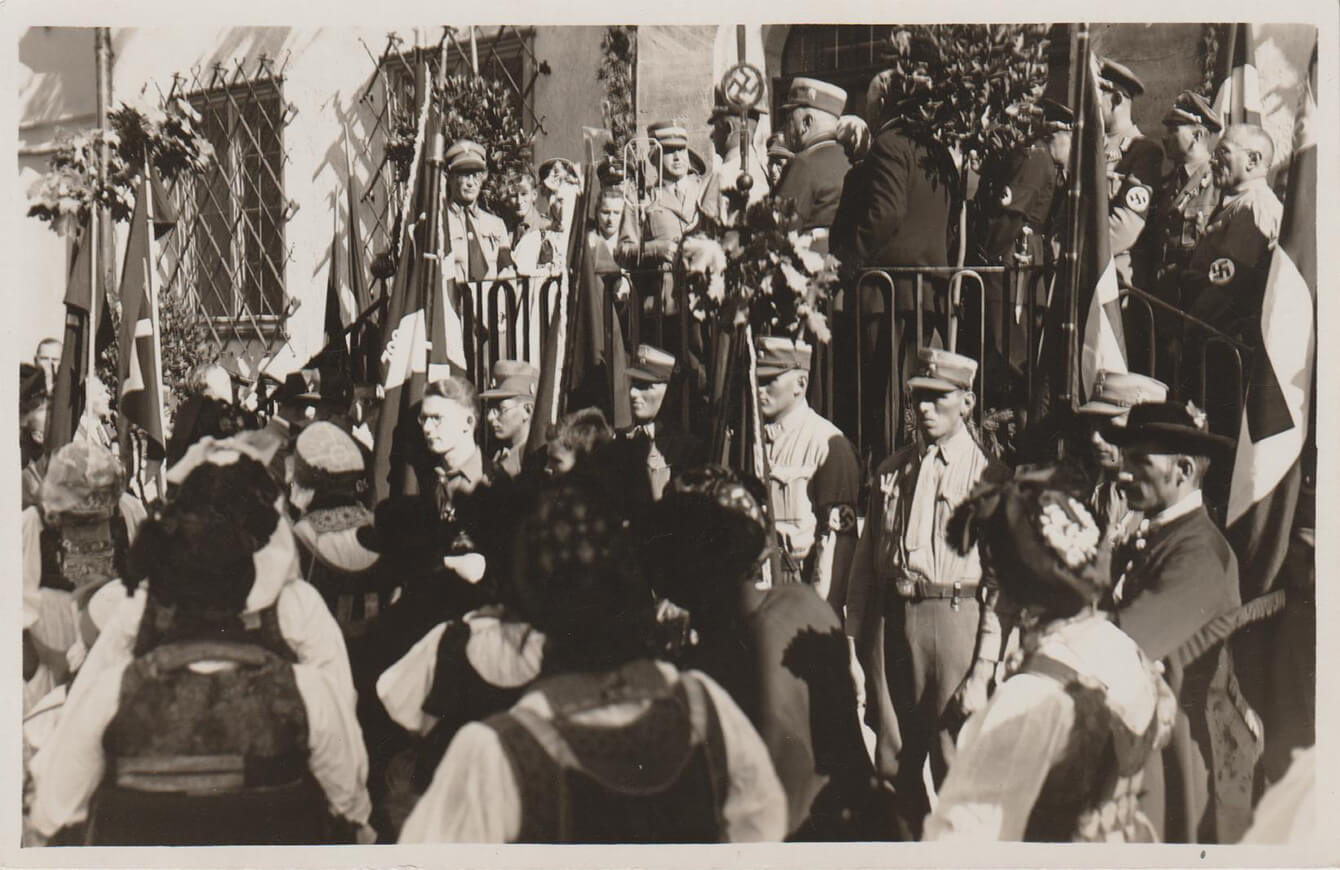 SA-Männer vor dem Dachauer Rathaus (vor 1935)
